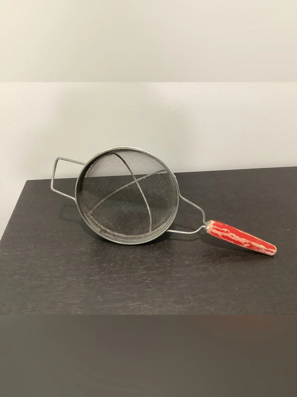 Vtg. Kitchen Mesh Strainer/Wire Sieve or Sifter. Classic vintage utensil 1930s-